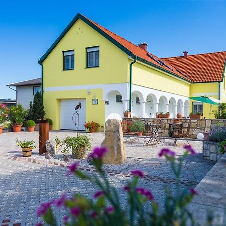 Appartementhaus Freiler Fertőmeggyes Kültér fotó