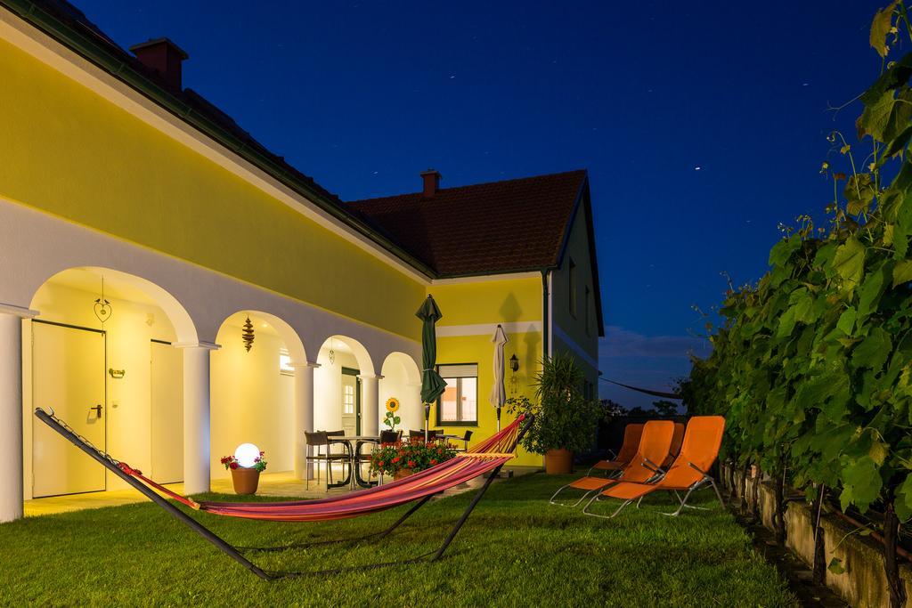 Appartementhaus Freiler Fertőmeggyes Kültér fotó
