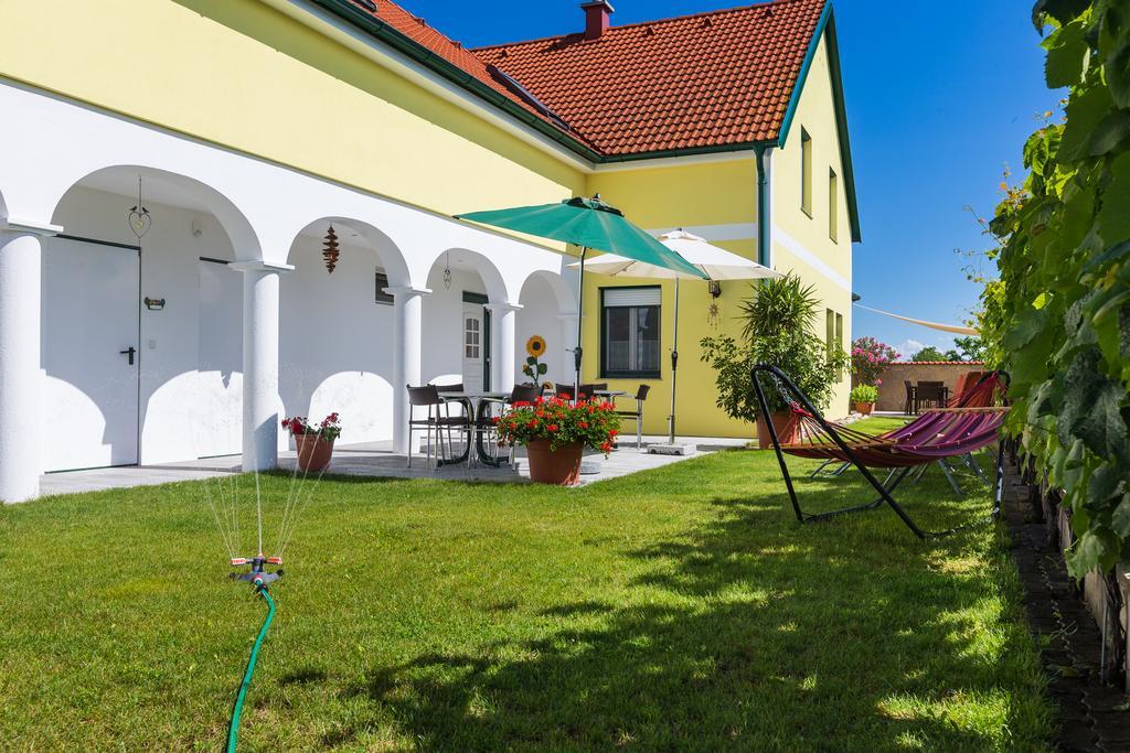 Appartementhaus Freiler Fertőmeggyes Kültér fotó