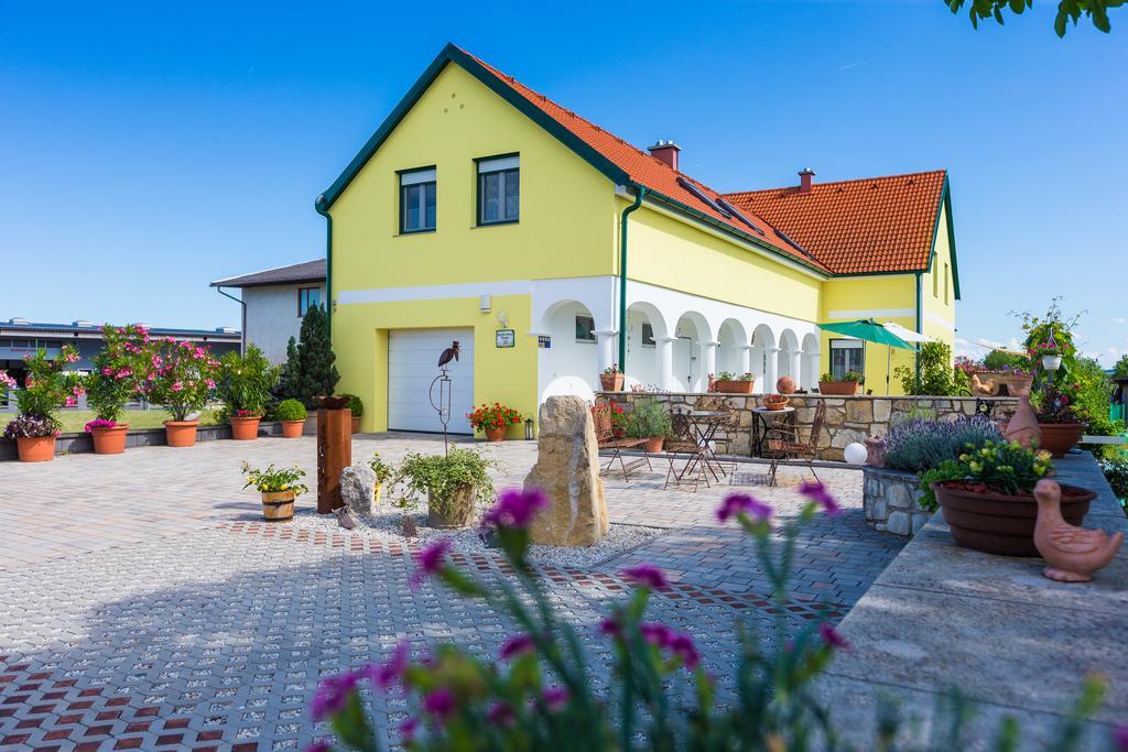 Appartementhaus Freiler Fertőmeggyes Kültér fotó